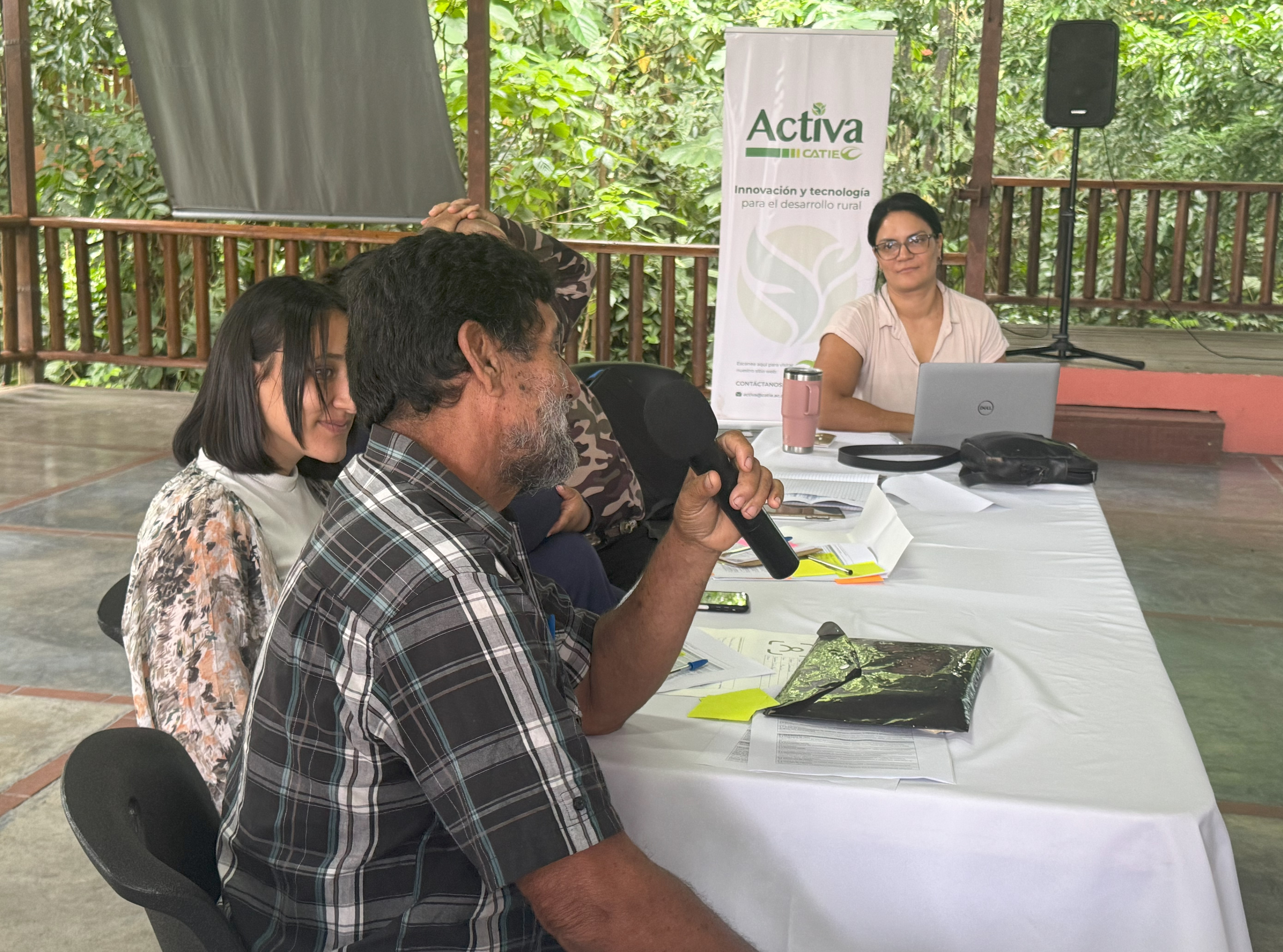 Intervención de participante en taller Sarapiquí