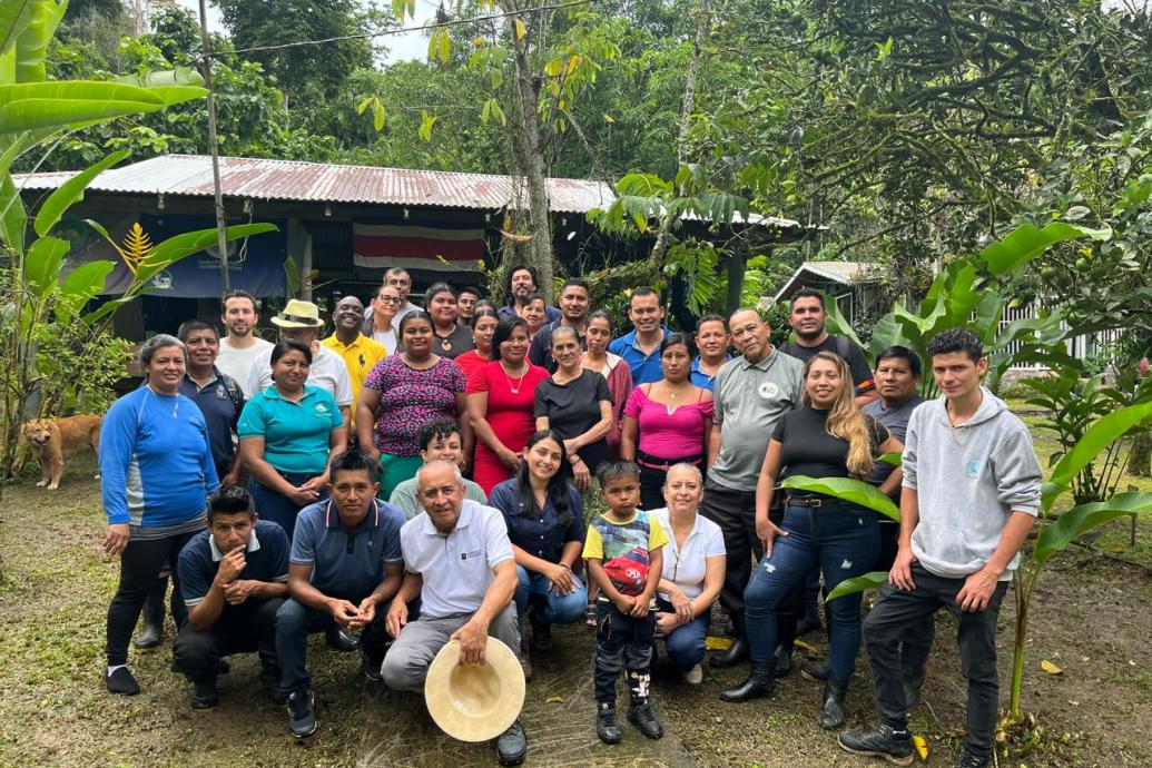 Escuela de campo de Bioinsumos en Talamanca